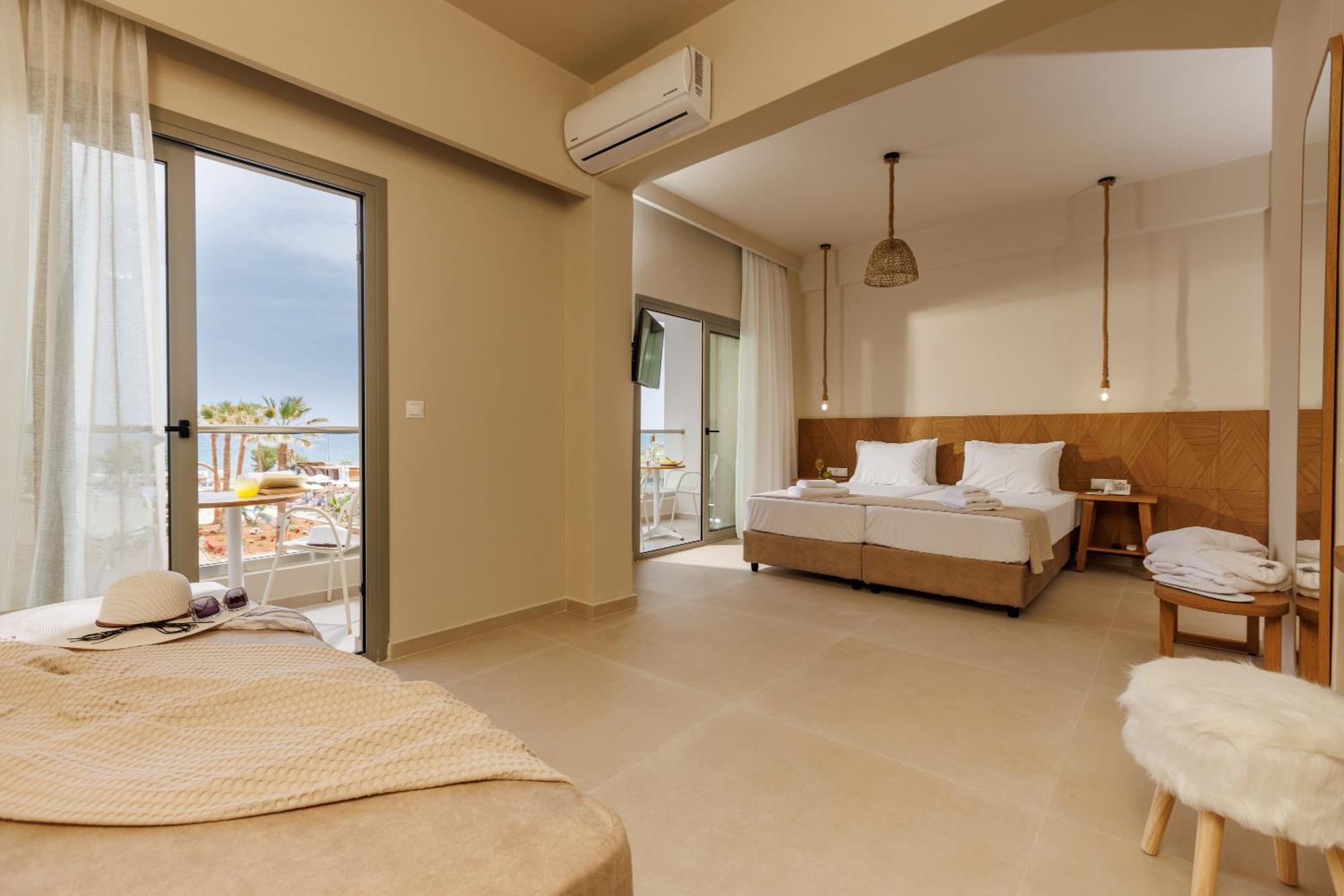 Malia Bay Beach Hotel & Bungalows エクステリア 写真
