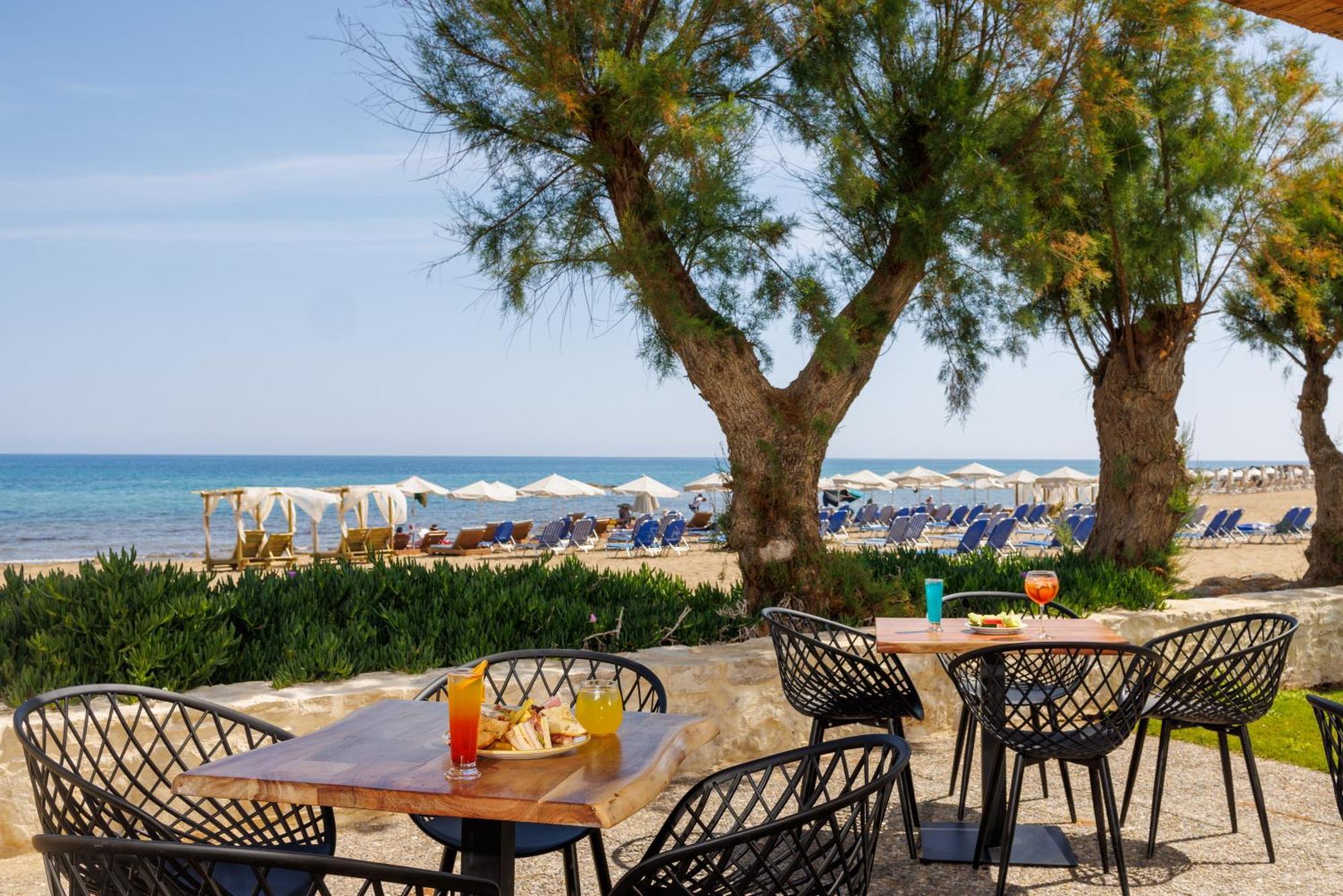 Malia Bay Beach Hotel & Bungalows エクステリア 写真