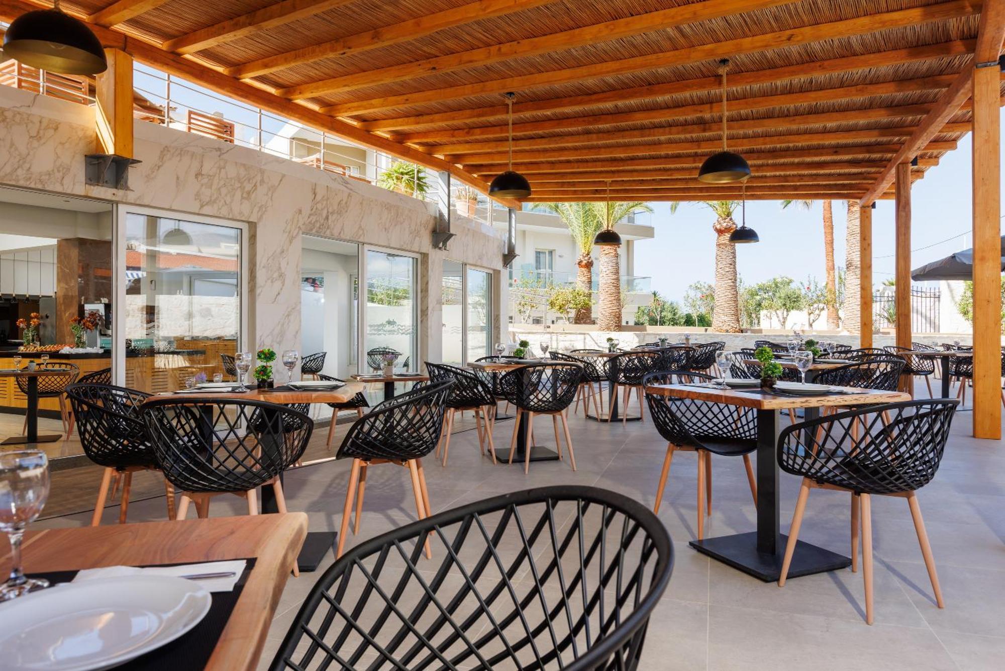 Malia Bay Beach Hotel & Bungalows エクステリア 写真