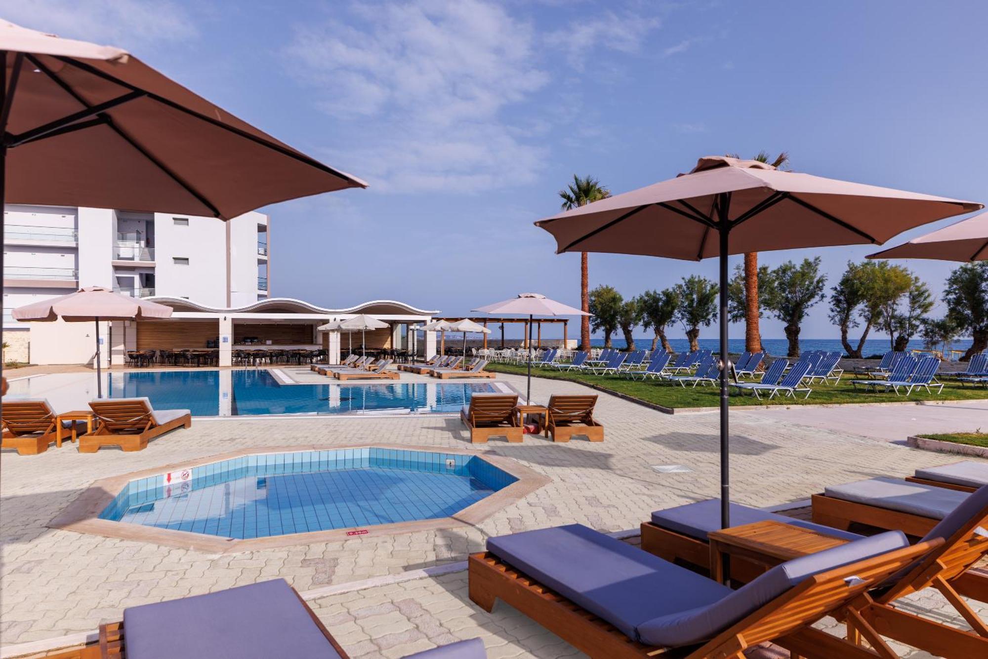 Malia Bay Beach Hotel & Bungalows エクステリア 写真