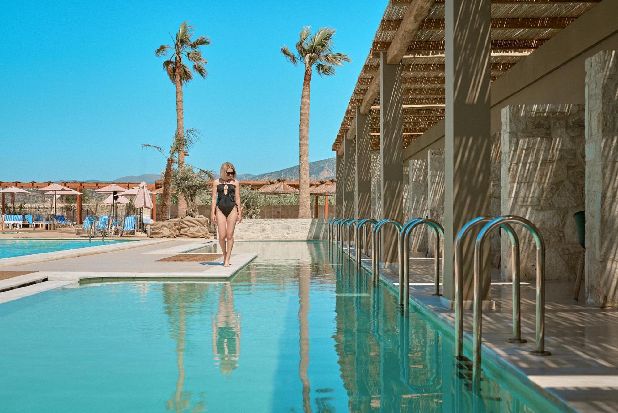 Malia Bay Beach Hotel & Bungalows エクステリア 写真